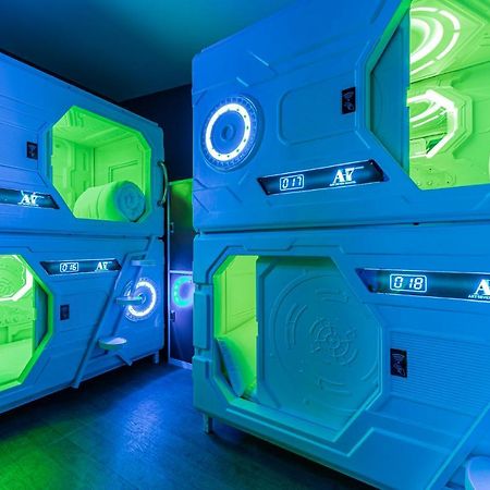 Art Seven Hostel Capsules Madrid Exterior photo