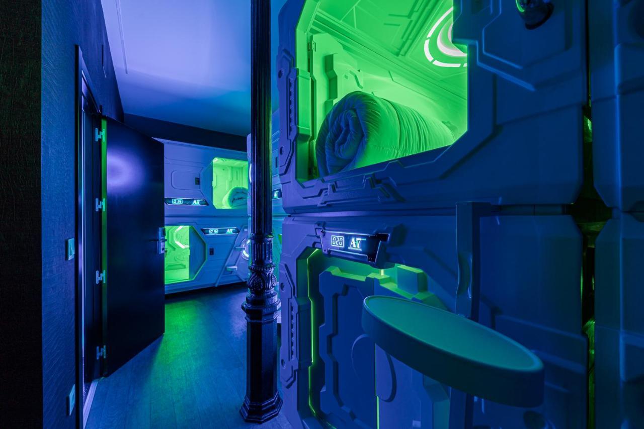 Art Seven Hostel Capsules Madrid Exterior photo
