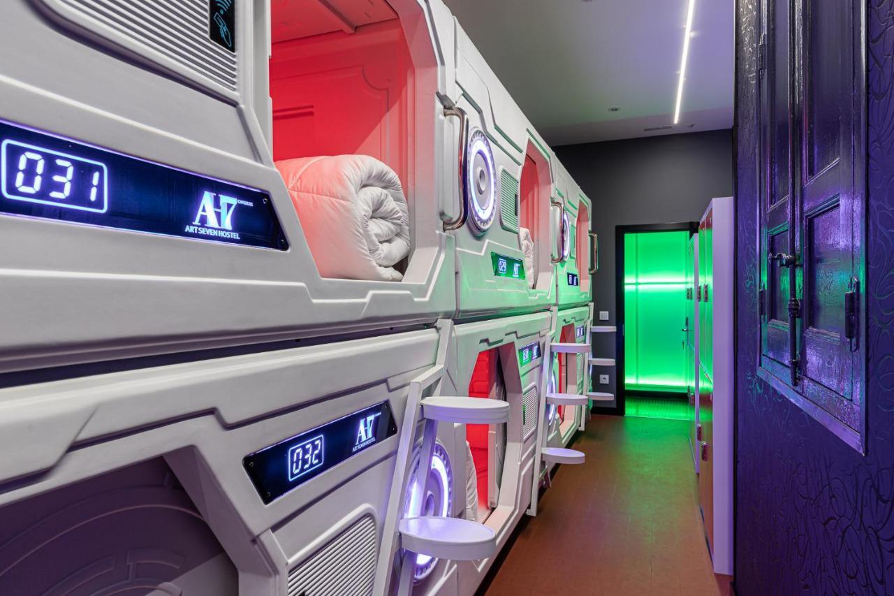 Art Seven Hostel Capsules Madrid Exterior photo