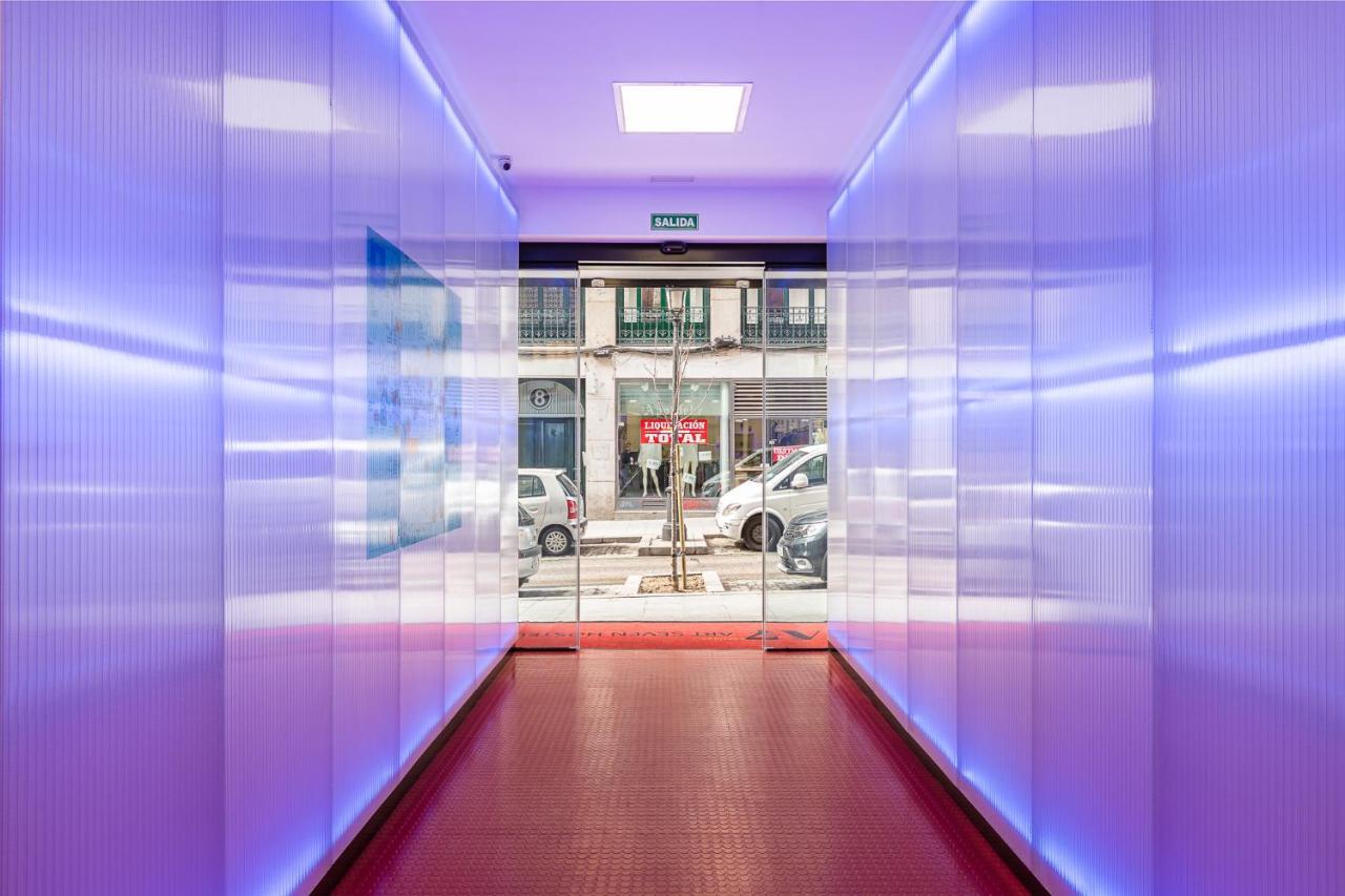 Art Seven Hostel Capsules Madrid Exterior photo