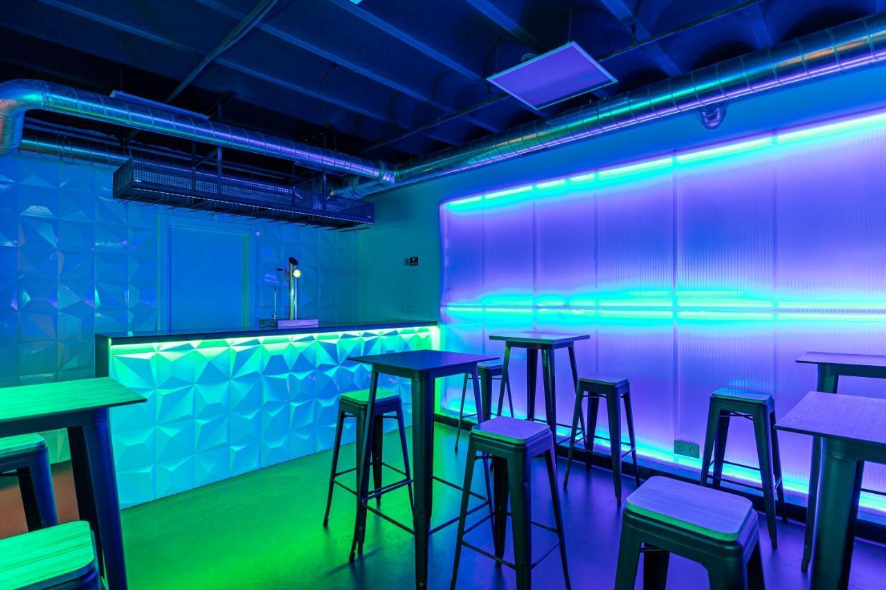 Art Seven Hostel Capsules Madrid Exterior photo