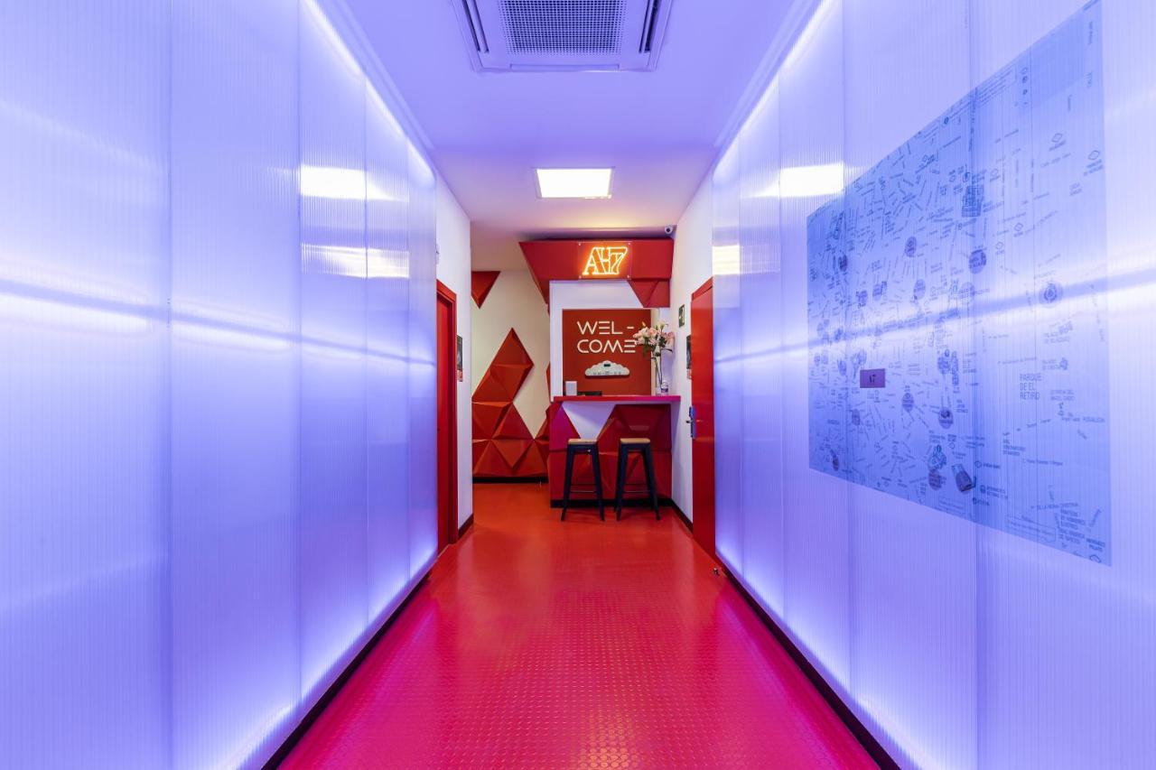 Art Seven Hostel Capsules Madrid Exterior photo