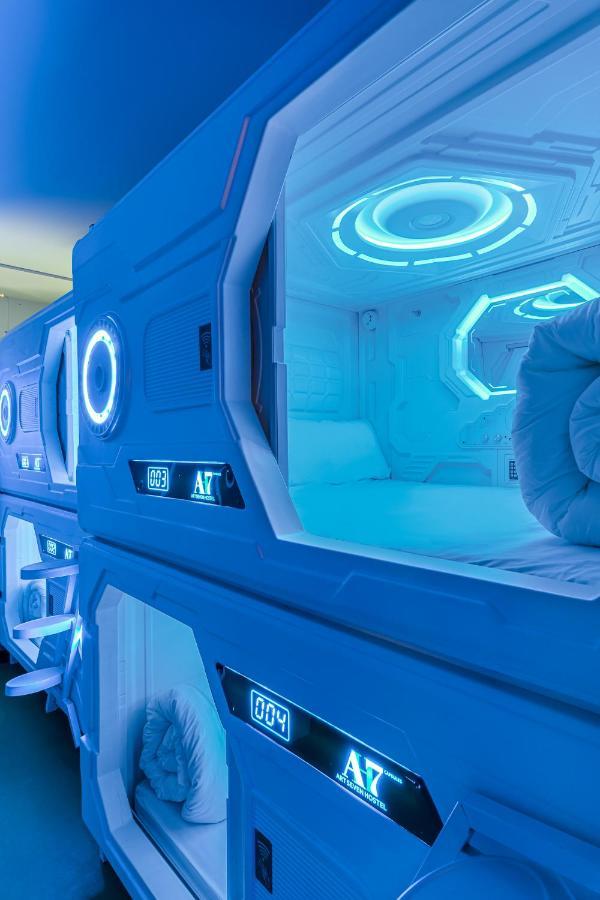 Art Seven Hostel Capsules Madrid Exterior photo